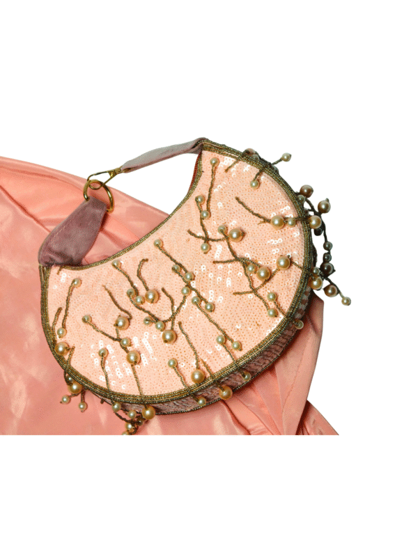 Classic Handmade Clutch – Elegant Embroidery - Image 3