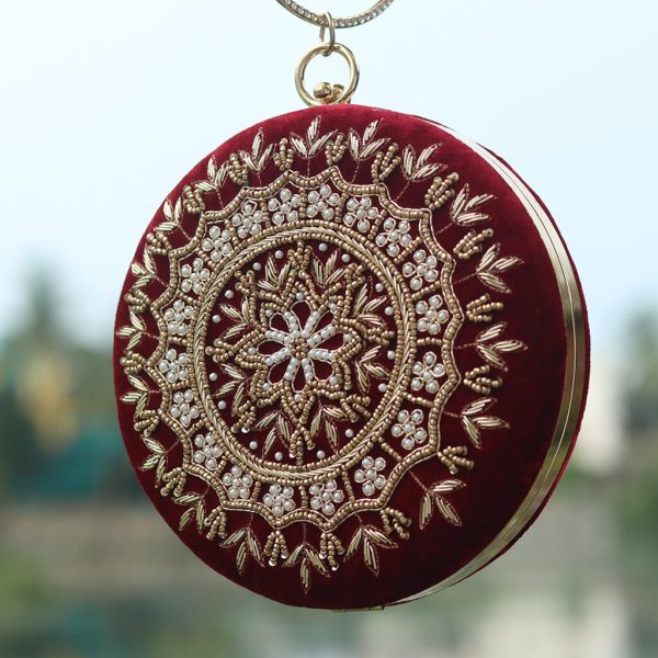 Glam Gold Embroidery Clutch – Handmade Luxury - Image 2