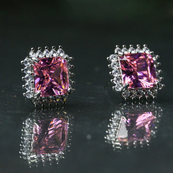 Royal American Diamond Stud Earrings – Everyday Luxury